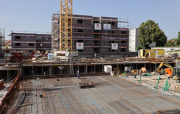 Außenansicht Baustelle Mehrfamilienhaus