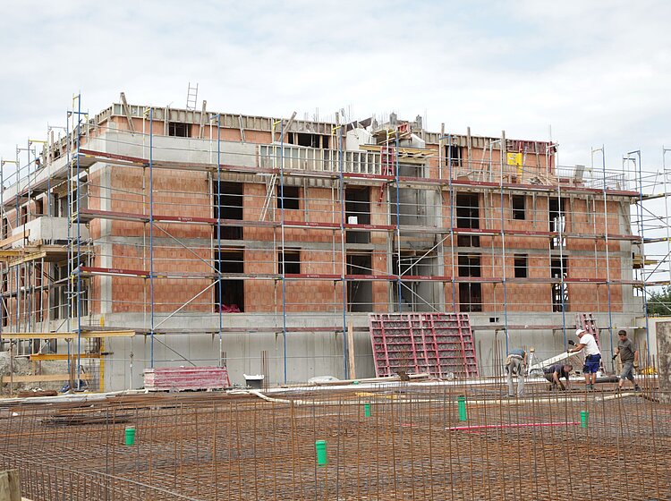 Baustelle Außenansicht Mehrfamilienhaus Efrizweiler