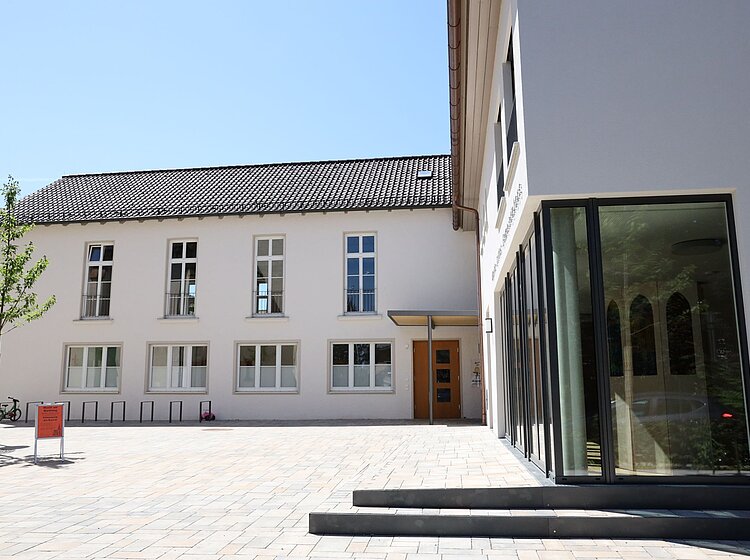Außenbetrachtung Martin Luther Gemeindehaus Weingarten 